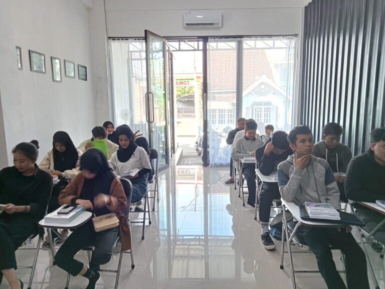 Ruang Kelas Kampoeng Korea Araya 1